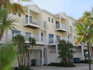 Lovely Anna Maria Island Vacation Townhome